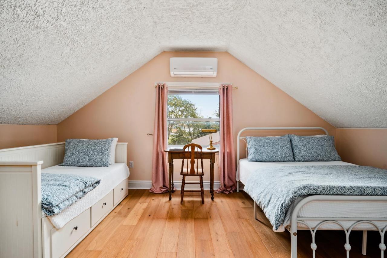 Sunroom On Maple Пиктон Экстерьер фото